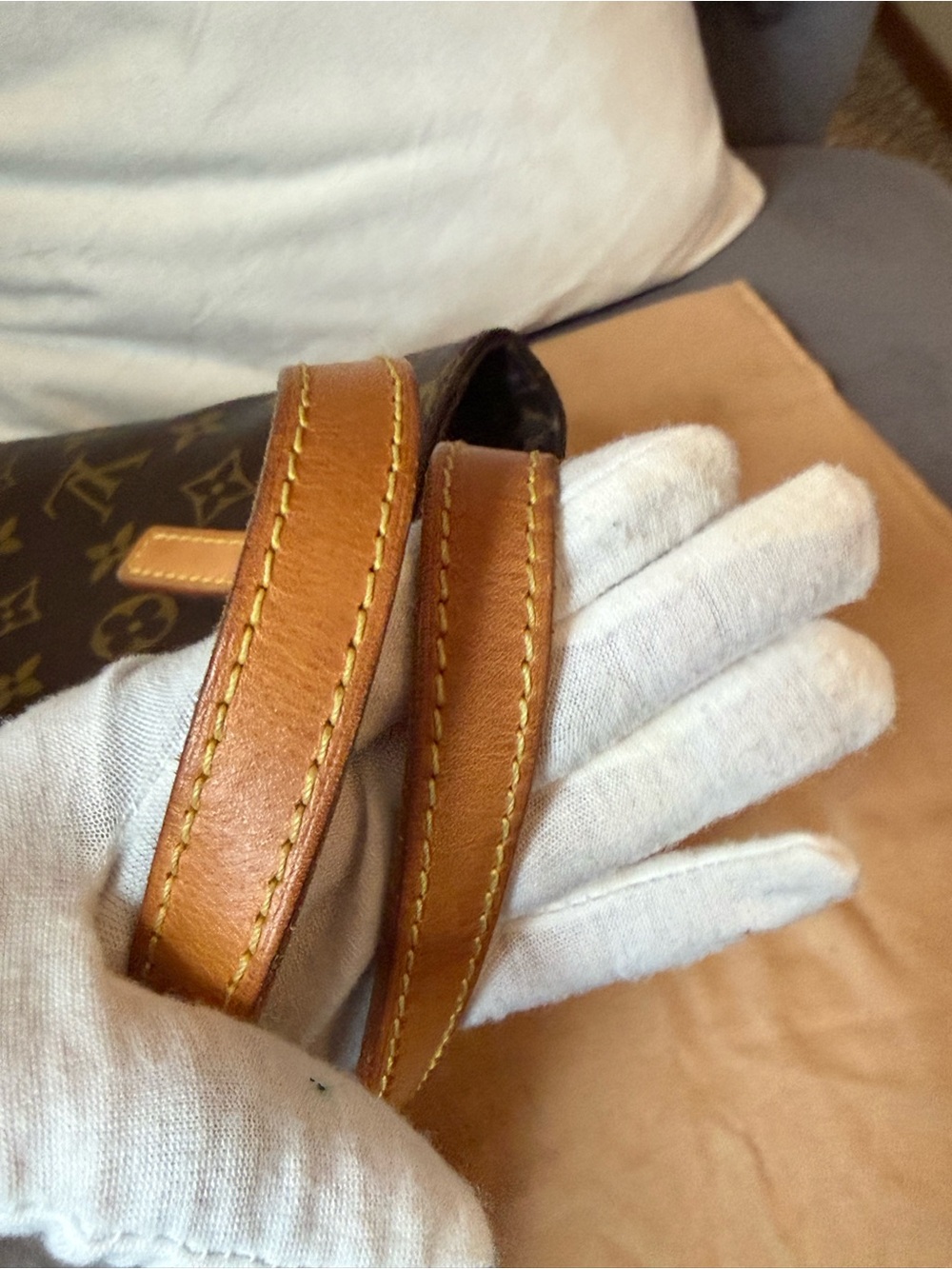 🔥EUC Louis Vuitton Monogram Vavin PM SR1010 comes with dustbag🔥 - Picture 7 of 17